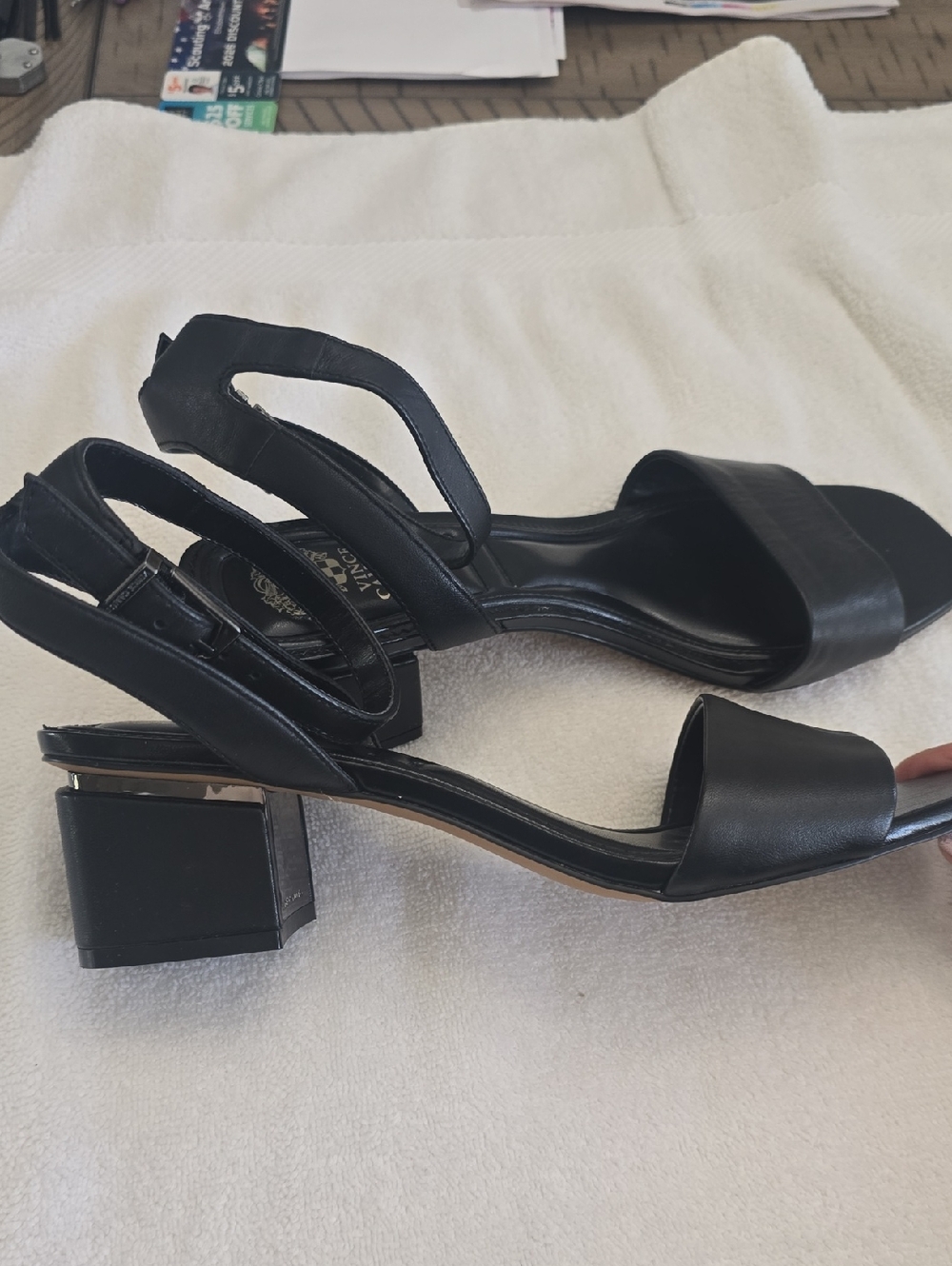 NWOT Vince Camuto Acaylee Sandals - Picture 2 of 9